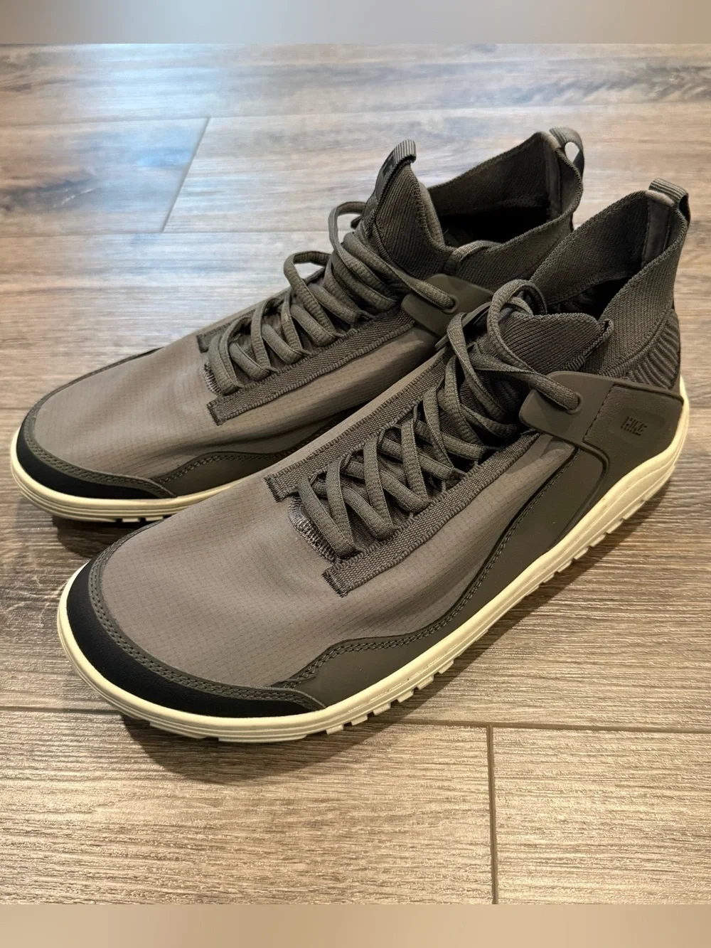 Hike Footwear modern gray